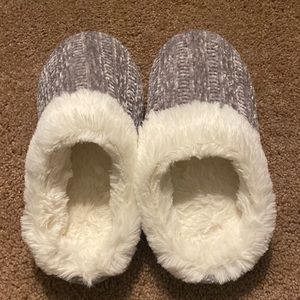 Slippers never worn BRAND NEW